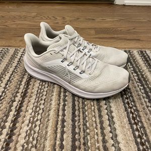 Mens Nike Pegasus 39 Running Shoes